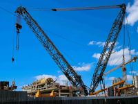 Usages en sécurité des camions bennes et grues dans les TP